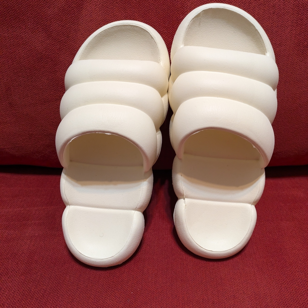 Source Unknown Cream Women's Sandals